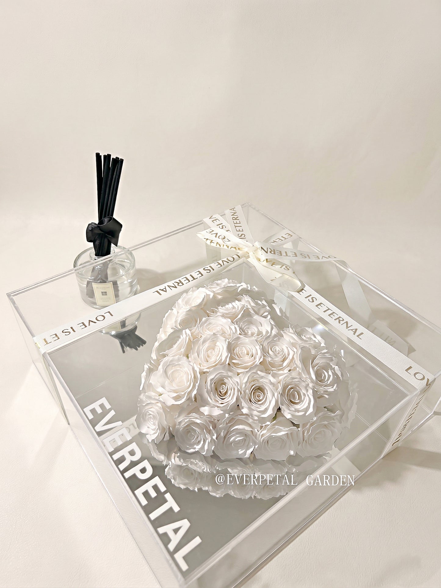 Daylight Devotion | Acrylic Heart Everlasting Box