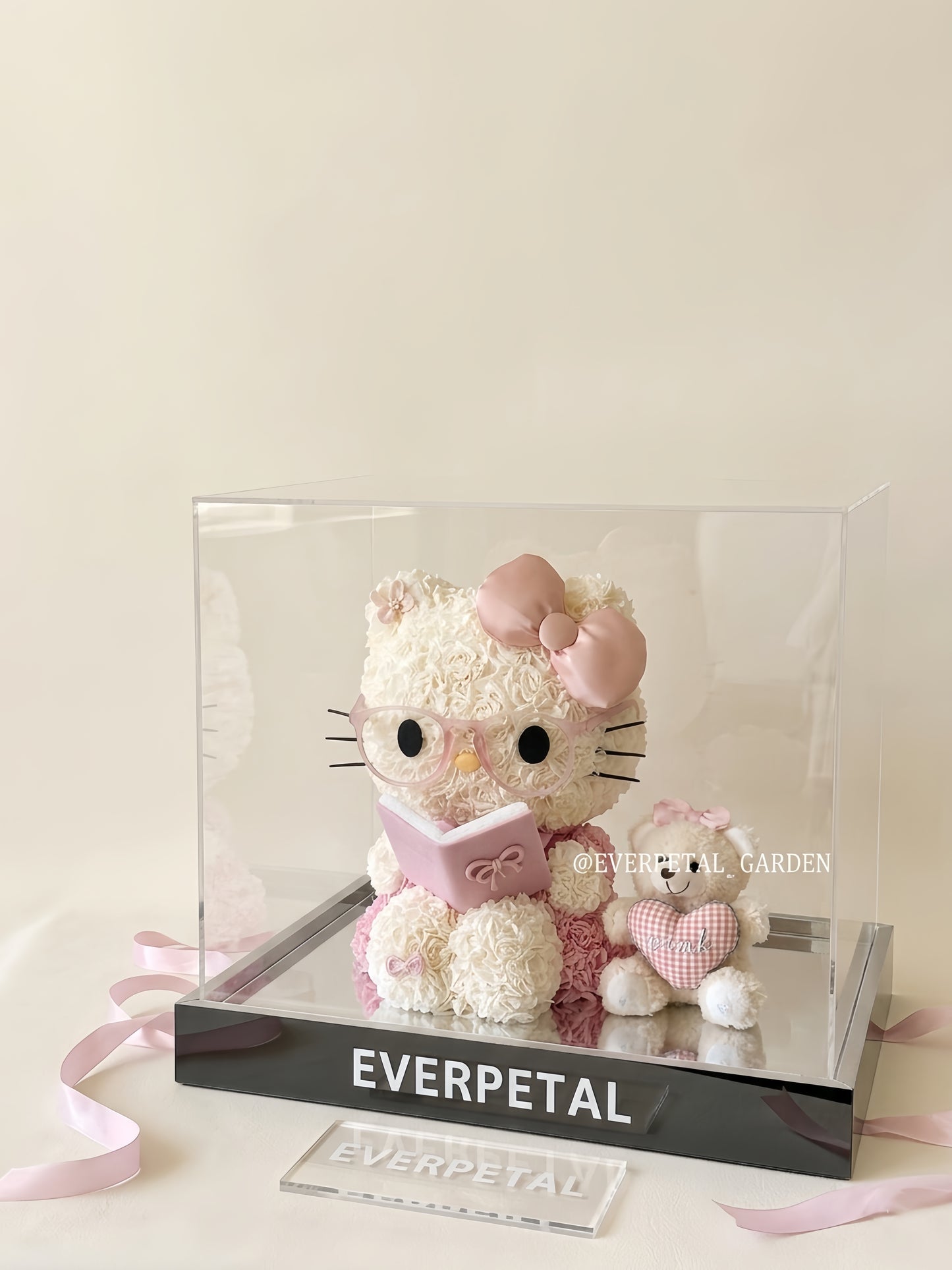 Creative Book-Reading Kitty Preserved Flower Box